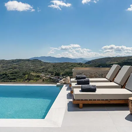 Amavi - Private Heated Pool וילה
