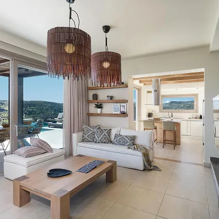 Amavi - Private Heated Pool *